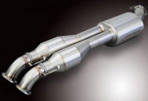 escape titanio Nissan GTR